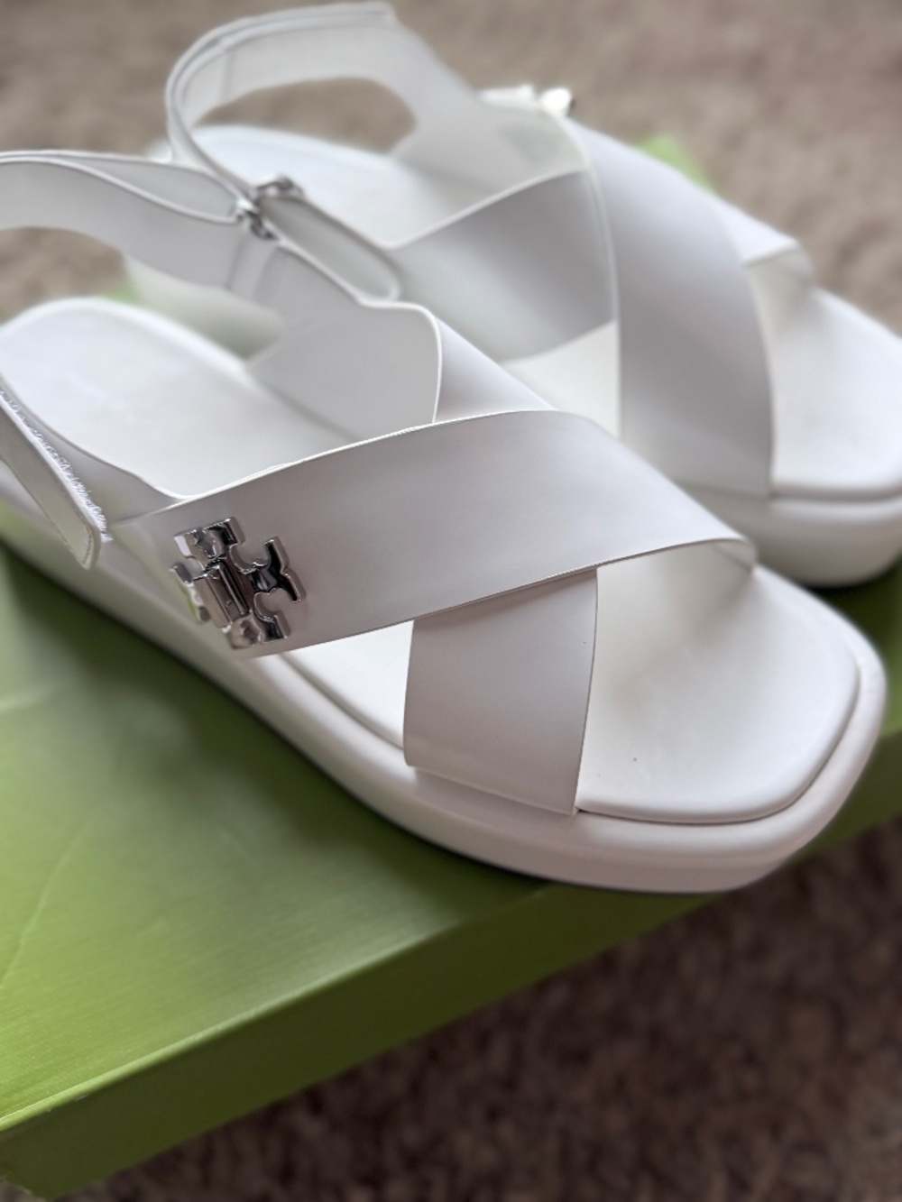 Tory Burch Turnlock White Platform Sandals w/dust bag